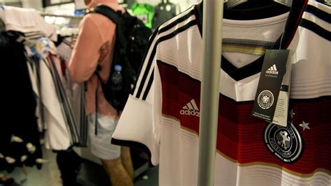 wat verkoopt adidas|adidas kleding.